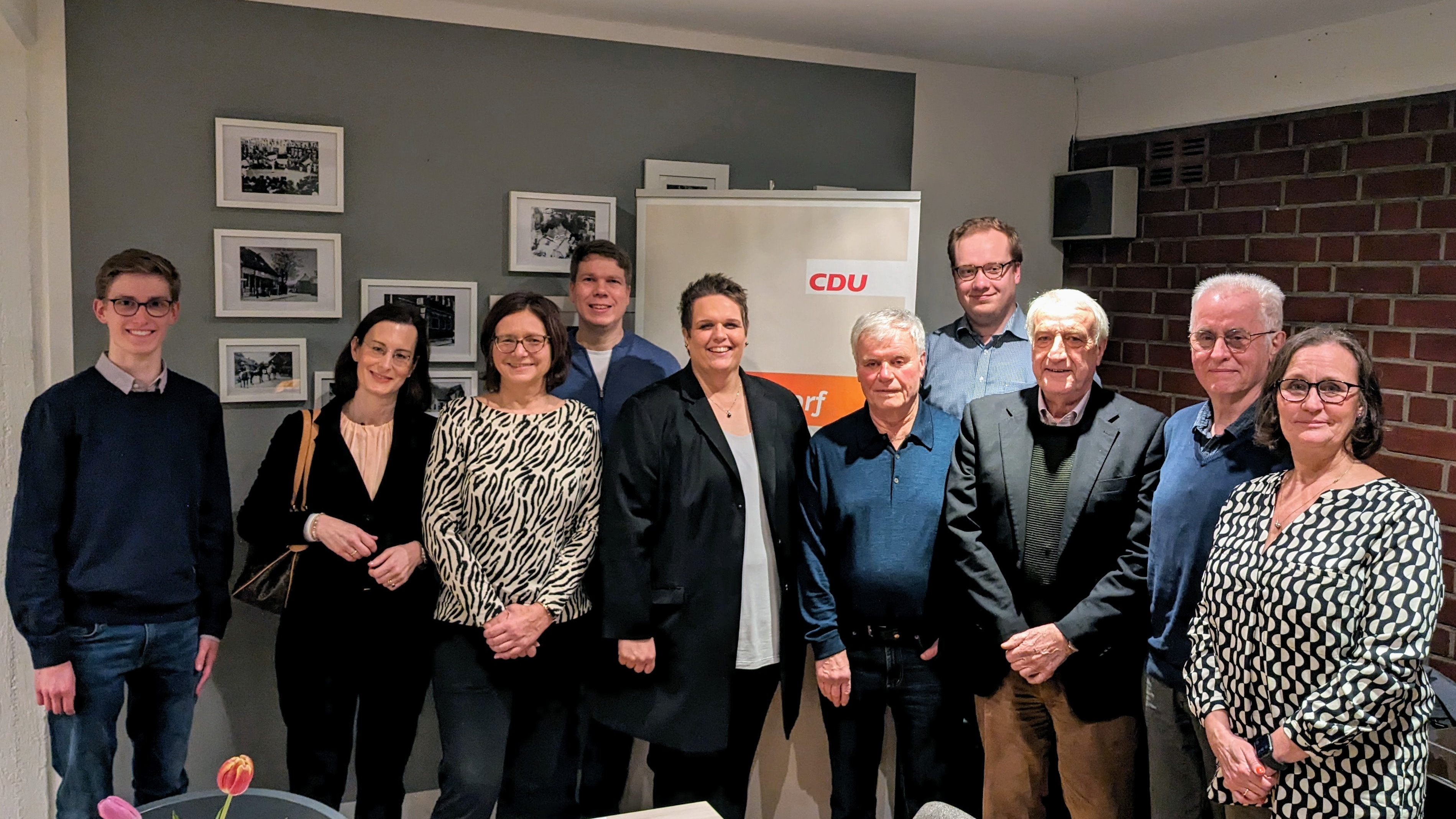 Der neu gewhlte Vorstand mit Europawahl-Kandidatin Sabrina Salomon. V.l.n.r.: Robin Dahm, Ulla Schmitz-Herscheidt, Ilona Thaleiser, Stefan Meesters, Sabrina Salomon, Rainer Hofmann, Bernd Nientiedt, Josef Rickfelder, Heinrich Mllers und Silke Busch