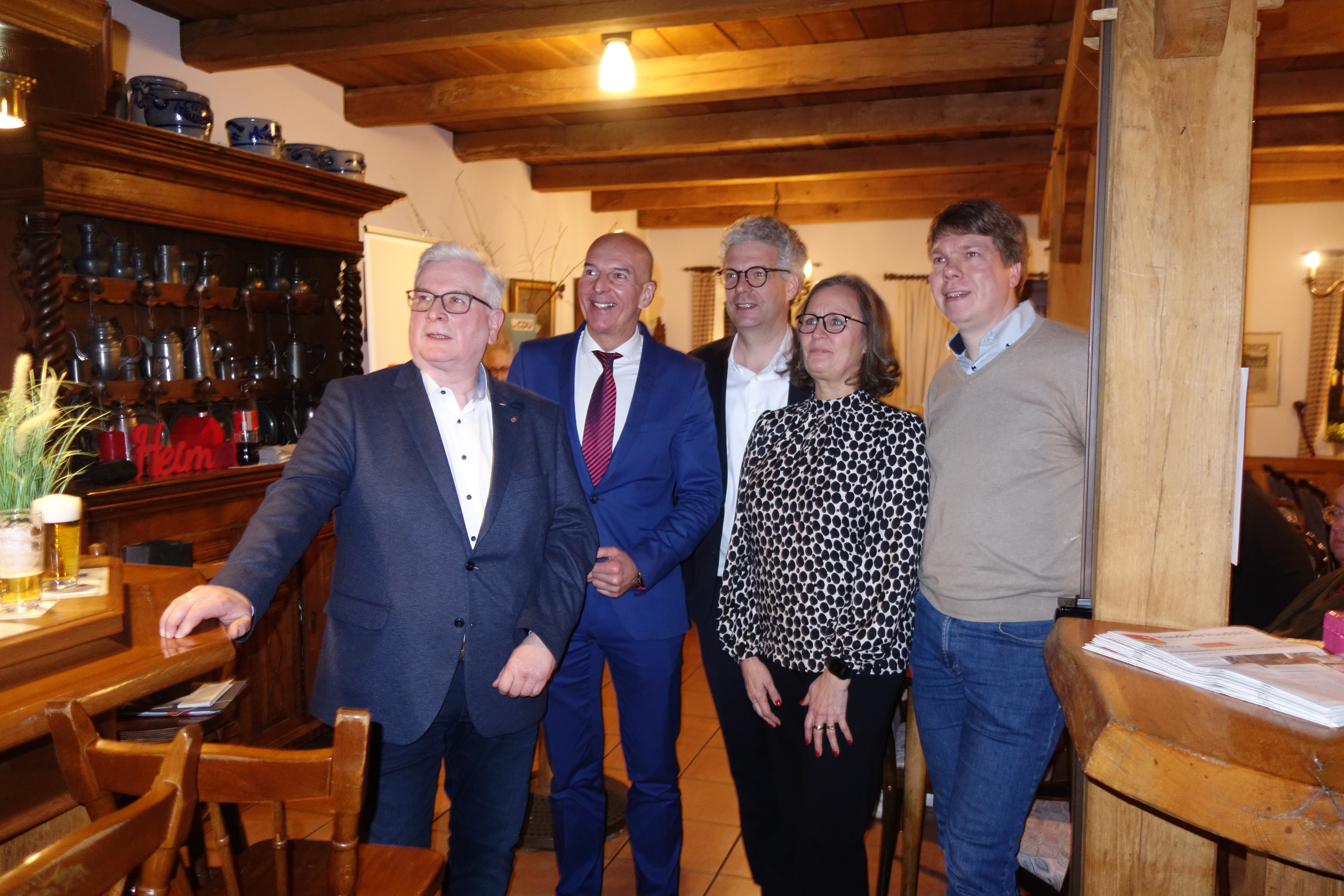 Berichteten von ihrer Arbeit und den Wahlkmpfen: v.l. Thomas Werth (Stadtrat-Kandidat fr Handorf), Dr. Georg Lunemann, Dr. Stefan Nacke, Silke Busch (Handorfer Ratsfrau) und Stefan Meesters (stellvertretender Vorsitzender der Ortsunion).